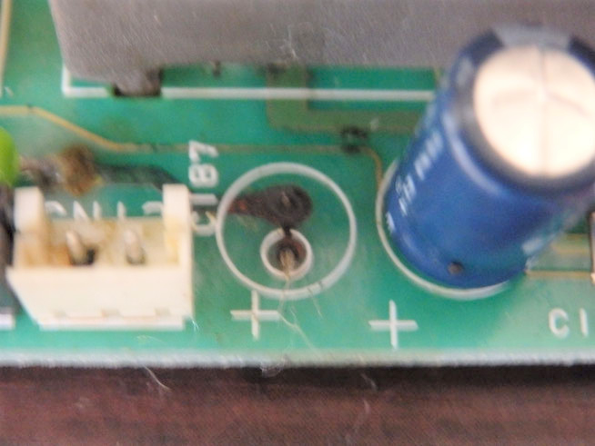 電解コンデンサーの交換